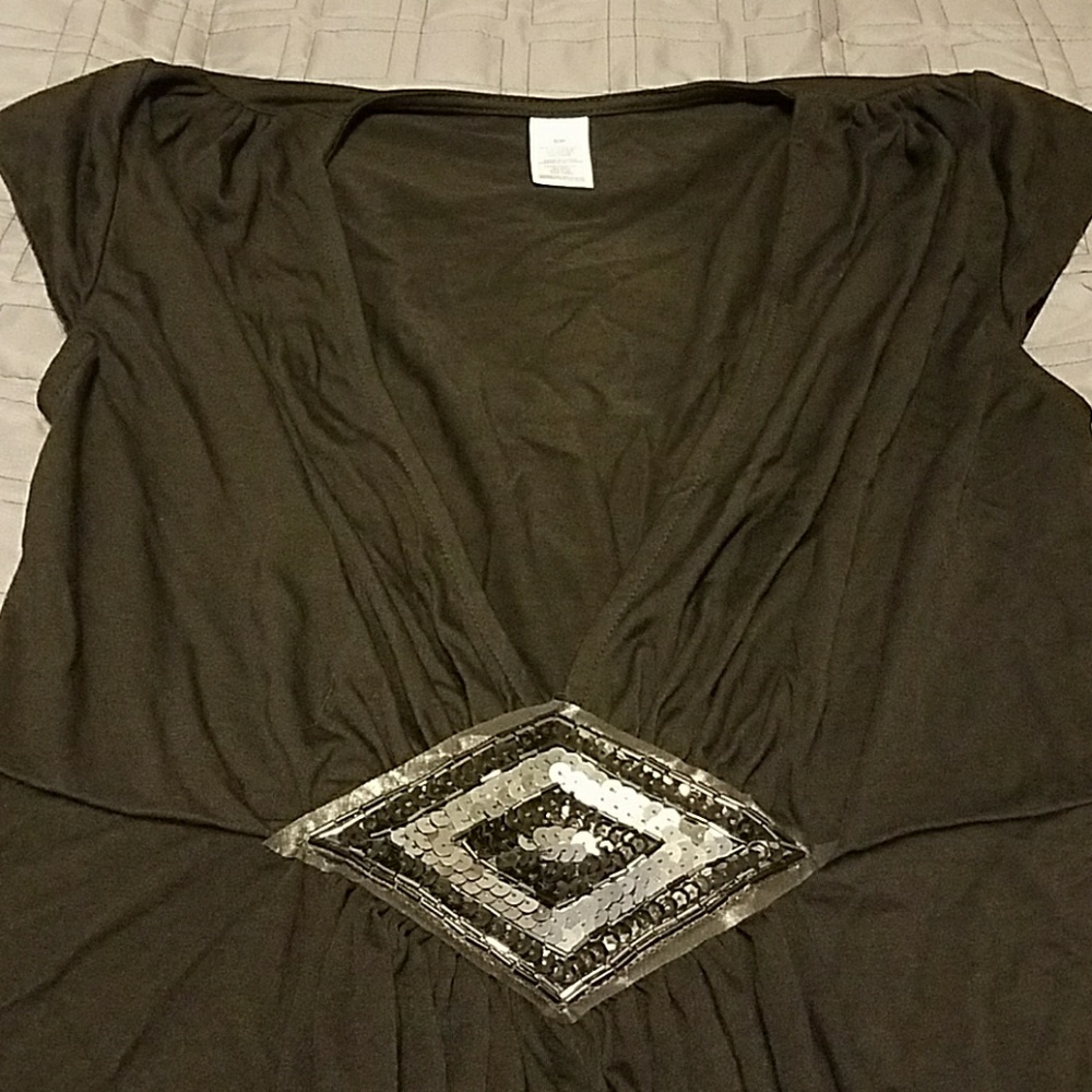 Top - Picture 2 of 2